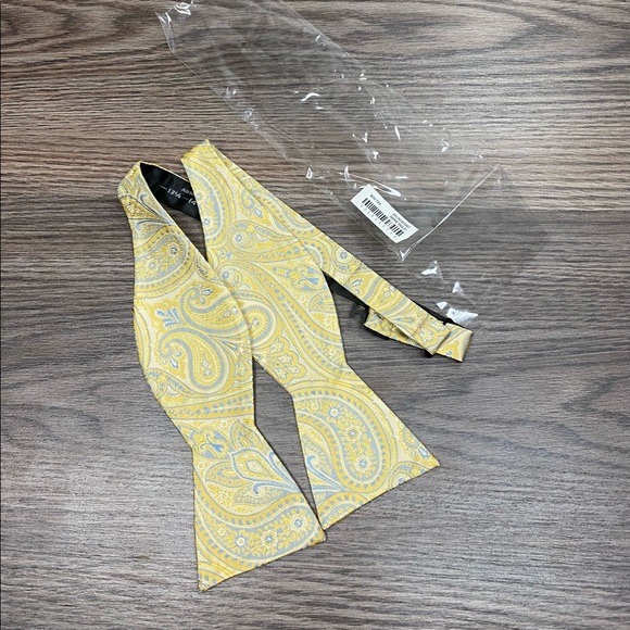 The Tie Bar Other - The Tie Bar NWT Gold & Blue Paisley Bowtie Bow Tie